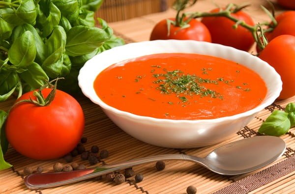 Tomato soup with basil1 e1453818663487