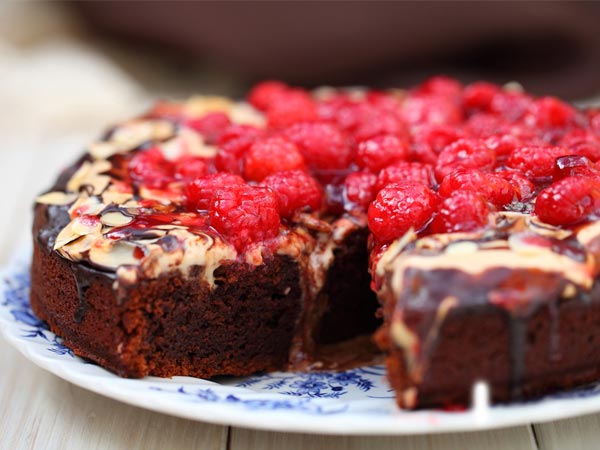 18 chococlate raspberry cake