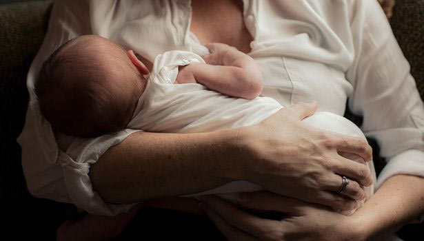 201609101300103598 immediately Premature baby breastfeeding to give SECVPF
