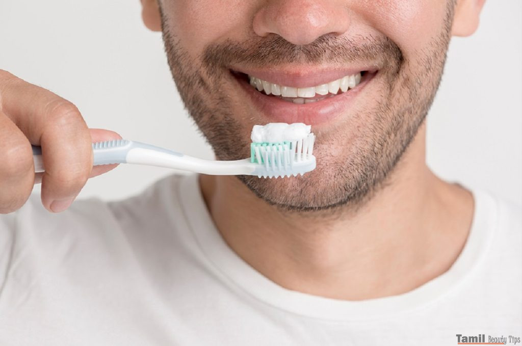 dental brush mouth teeth 1